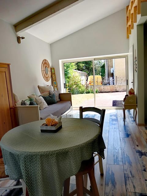 Living room, Dining area, Garden view