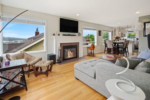 Living room, Mountain view