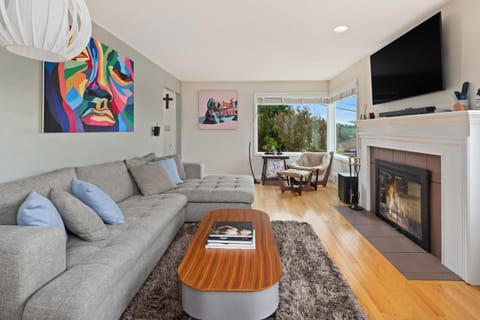 Living room, Mountain view