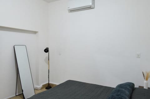 Bed, Photo of the whole room, Bedroom, air conditioner