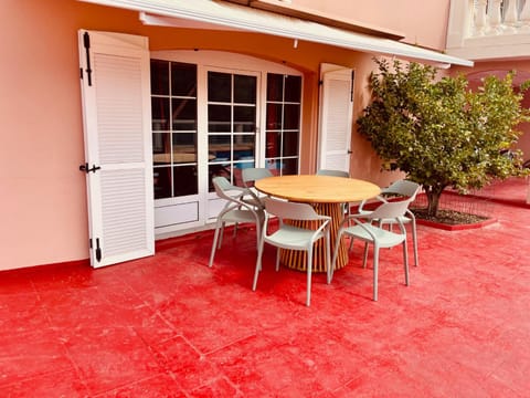 Balcony/Terrace, Dining area