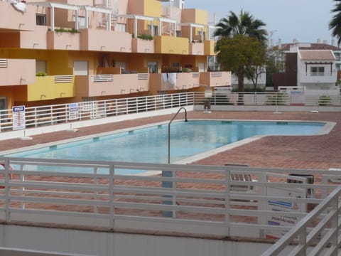 Terry - 2 Bed 2 Bath Ground Floor Apartment with Direct Access to the Communal Pool Apartment in Cabanas de Tavira