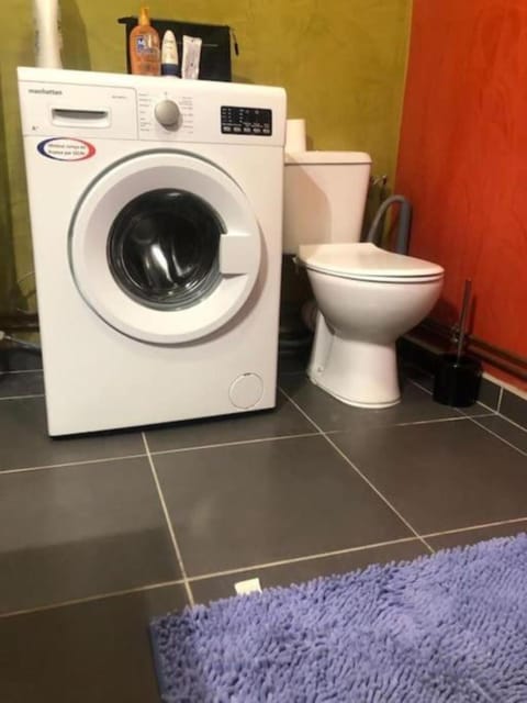 Toilet, washing machine