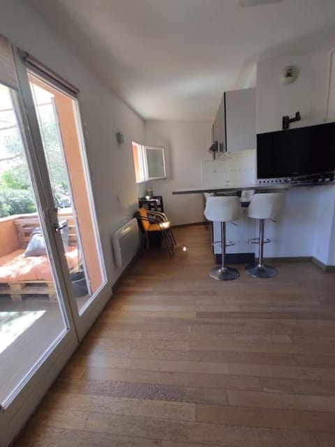 Charmant appartement, Terrasse, Piscine, parking Apartment in Mougins