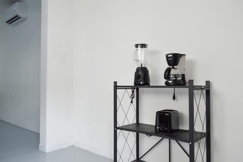 Coffee/tea facilities, Kitchen or kitchenette