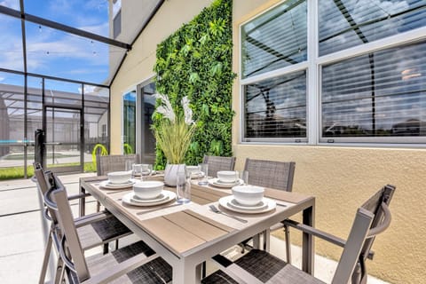 Patio, BBQ facilities, Dining area, Lake view, Pool view