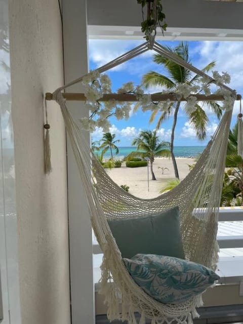 Palm Beach House - Stunning 3 Bedrooms beachfront - Nettle Bay Beach Club House in Sint Maarten