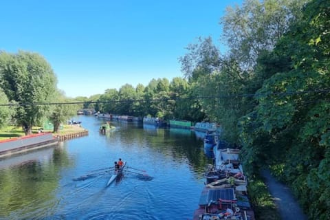 Idyllic flat over River Lea Apartment in London Borough of Hackney