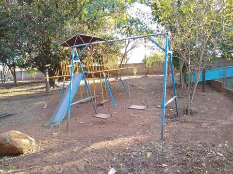 CHÁCARA COM PISCINA PARA ATÉ 20 PESSoAS FESTA DO PEÃO Apartment in Barretos