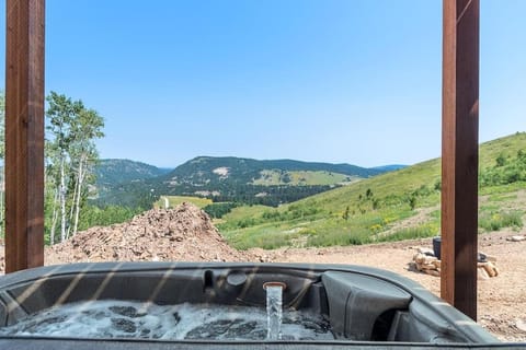 Natural landscape, Hot Tub, Mountain view