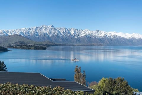 Day, Natural landscape, Lake view, Mountain view