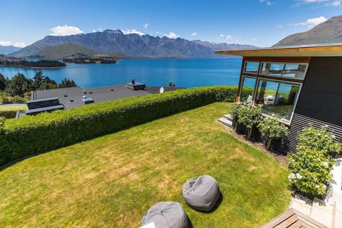 Natural landscape, Garden, Garden view, Lake view, Mountain view