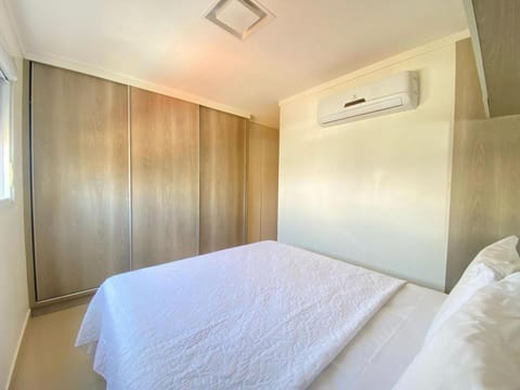 Bed, Photo of the whole room, Bedroom, wardrobe, air conditioner