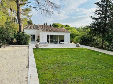 Villa des 3 Ponts, Piscine Villa in Nimes