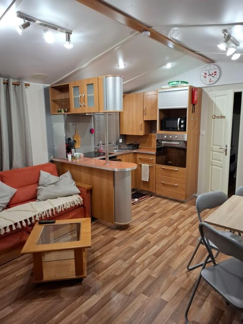 Mobilhome paisible et verdoyant Campground/ 
RV Resort in Roquebrune-sur-Argens