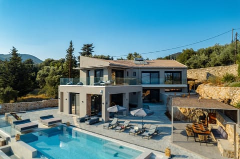 Pool view, Swimming pool, sunbed