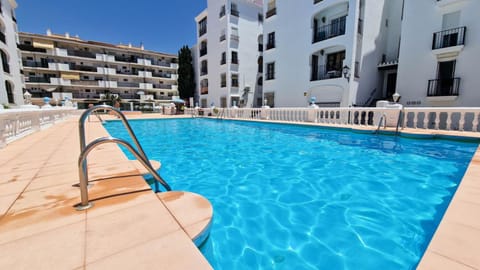 Property building, Garden, Pool view, Swimming pool