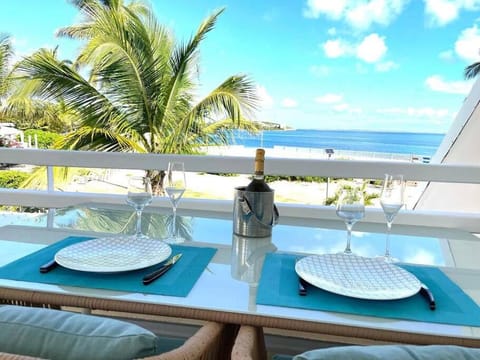 Coté Mer Wonderfull 3 bedrooms Nettle bay beach club House in Sint Maarten