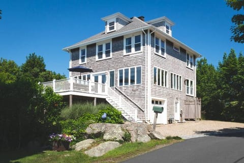 Catch some Zzz at Good Harbor Beach House in Rockport