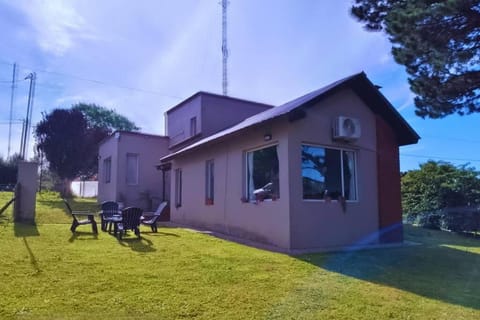 Aires de la Sierra House in Sierra de los Padres