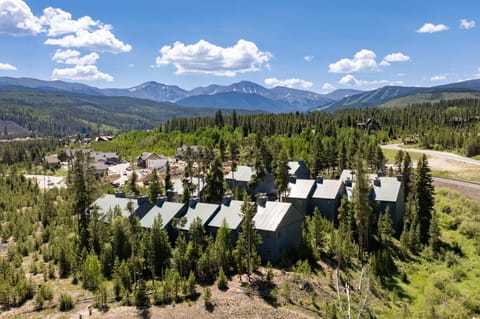 Bird's eye view, Mountain view