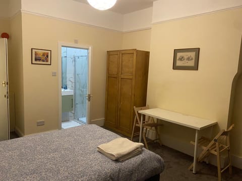 The Florence Room Apartment in Croydon