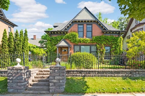 Property building, Facade/entrance, Day, Garden