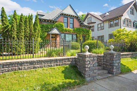 Property building, Facade/entrance, Garden