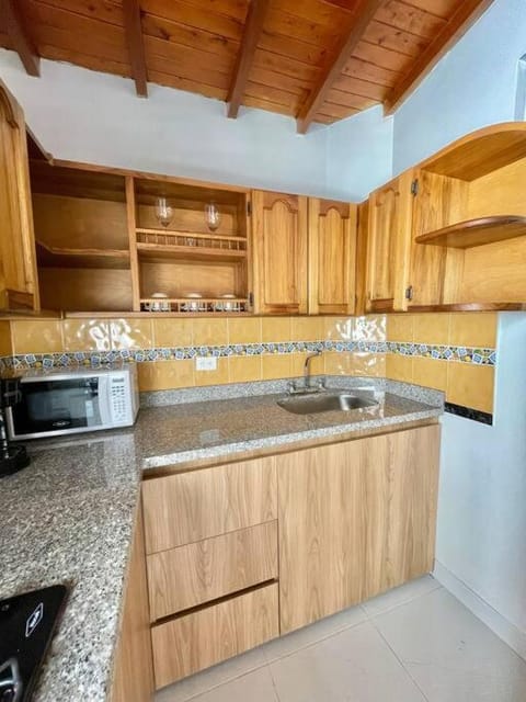 Beautiful 3B Apt 3 blocks away Mayorca mall Apartment in Sabaneta