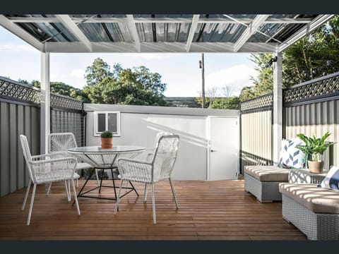 Cozy 3BR Home w Relaxing Outdoor in Prime Location Casa vacanze in Marrickville