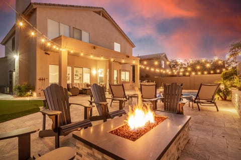 Luxury Homestyle Getaway Wpool, Gym, & Office Casa in Grayhawk