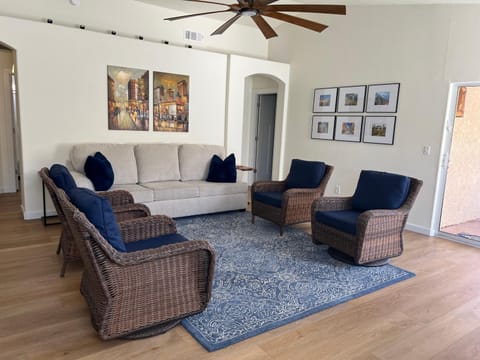 Luxurious 3br 2bath Retreat W Heated Pool House in Gilbert