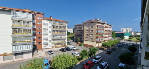 Property building, Day, Neighbourhood, City view, Street view, Location, Parking