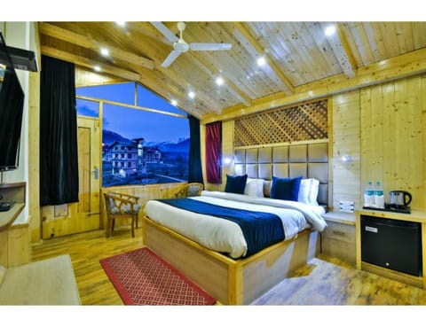 Bed, TV and multimedia, Kitchen or kitchenette, Photo of the whole room, Bedroom, minibar, oven