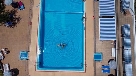 Hot Spring Bath, Swimming pool