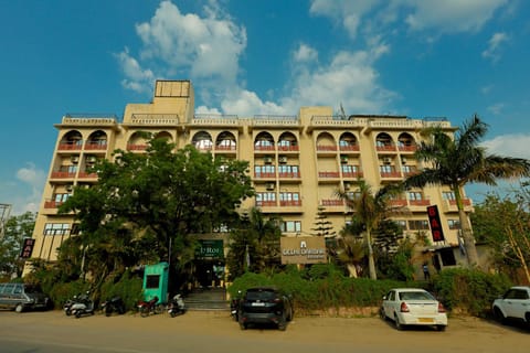 Property building, Facade/entrance