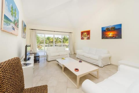 4 Bdr Golf Villa Villa in Punta Cana