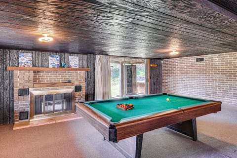 Lakeside Hot Springs Retreat with Pool Table! House in Hot Springs