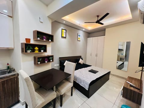 Cozy studio fully furnished Apartment in Noida