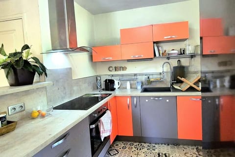 Kitchen or kitchenette, Kitchen or kitchenette