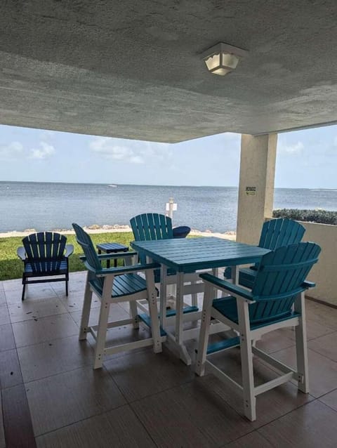 Bayfront Townhome with Boat Slip, Pool and Beach townhouse Maison in Plantation Key