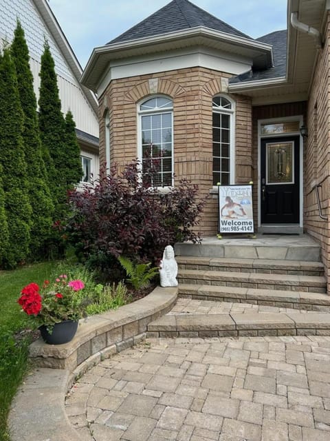 Property building, Facade/entrance, Garden