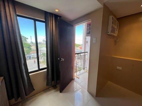 Affordable Cozy Studio 1-Ride to SM Cebu & Ayala Apartment in Cebu City