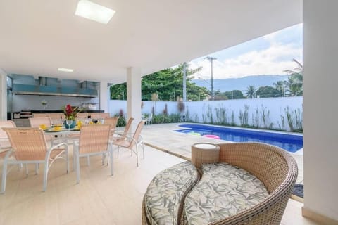 Seating area, Pool view