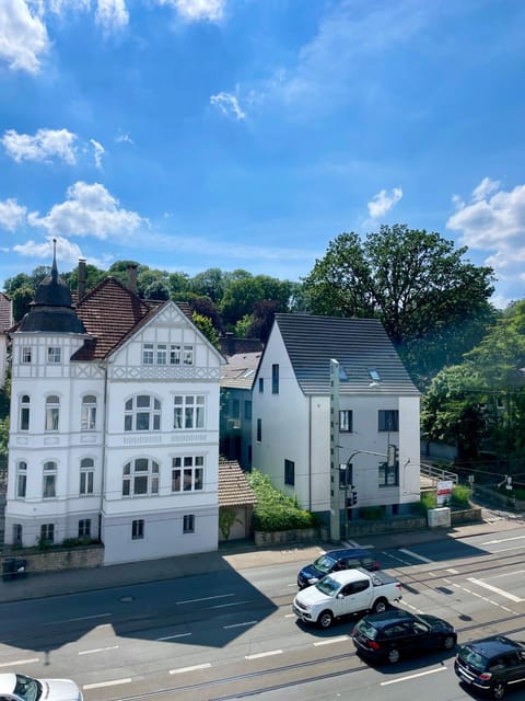 Neighbourhood, Natural landscape