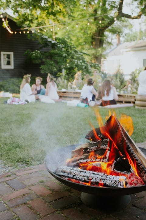 Garden, group of guests