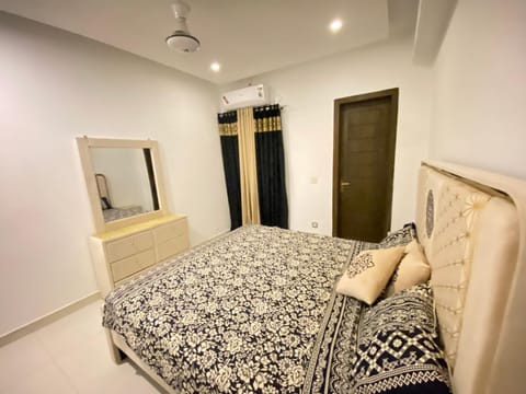 Awan rental apartments Apartment in Islamabad