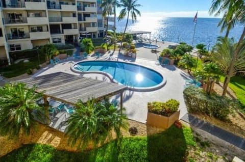 Exceptional condo with panoramic views of the Atlantic Ocean, condo Apartment in Upper Matecumbe Key