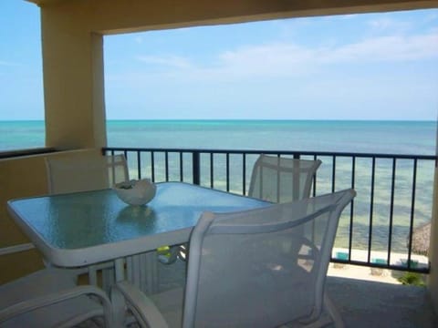 This oceanfront condo is absolutely beautiful, condo Appartement in Upper Matecumbe Key