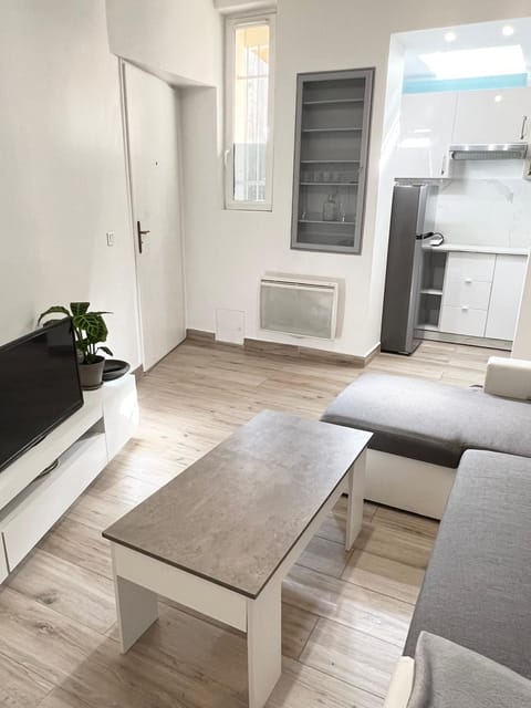 Cosy apartment - minutes from Paris, Stade de France JO Apartment in Aubervilliers